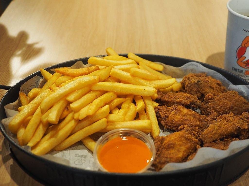 Chicken wings at Chitir Chicken.jpg